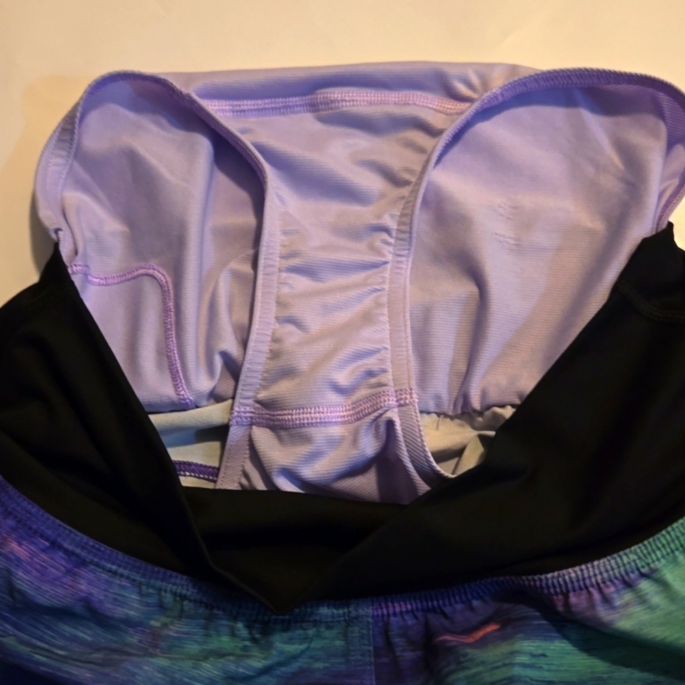 Lululemon Athletic Shorts with liner 2.5 inseam - Picture 4 of 7